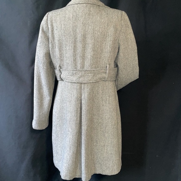 Classic black and grey coat. Missing one button - Picture 6 of 8